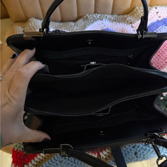 Steve Madden Black Shoulder Bag - Picture 6 of 6